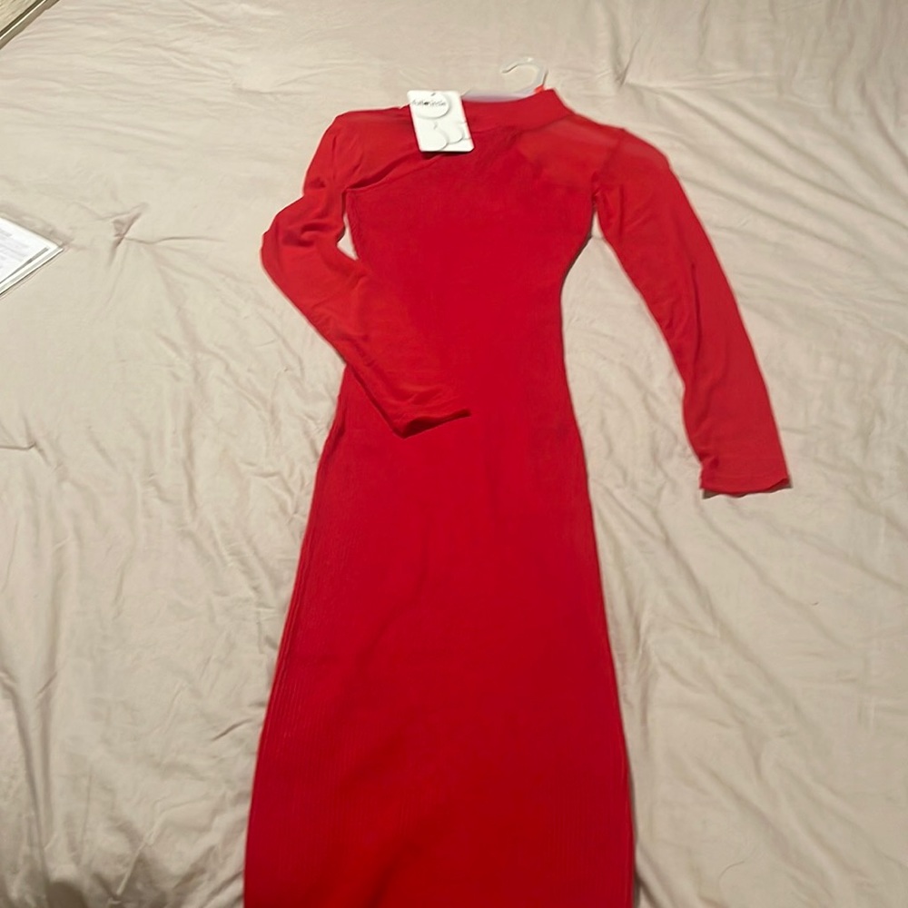Red mesh sleeves knit dress